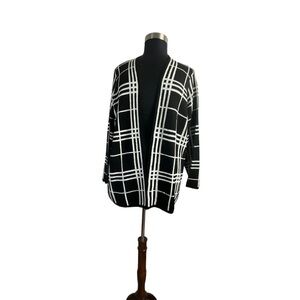 Oval Black and White Plaid Long Sleeve Plus Size Cardigan